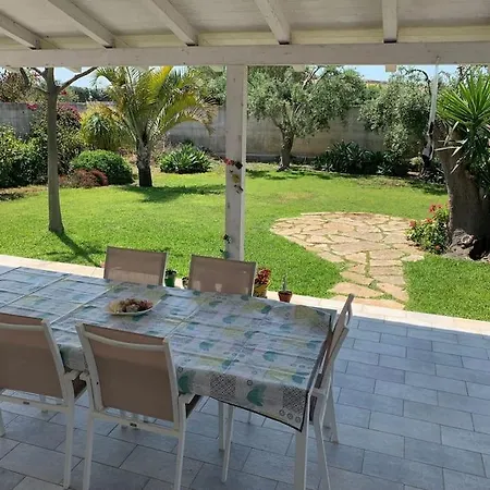 Il Giardino Di Marta - Casa Vacanze Vila Contrada Maeggio